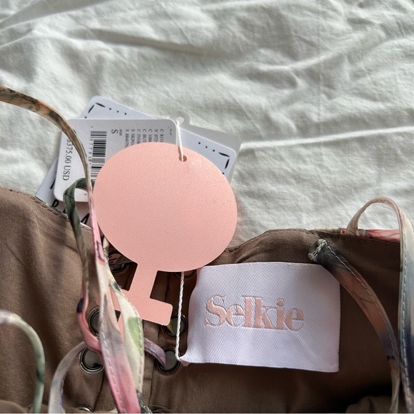 Selkie The Shakespeare Puff Mini Dress in Butterfly Botanics - Picture 10 of 12